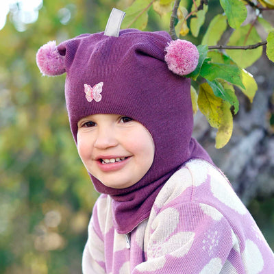 Balaclava i ull med sommerfugl